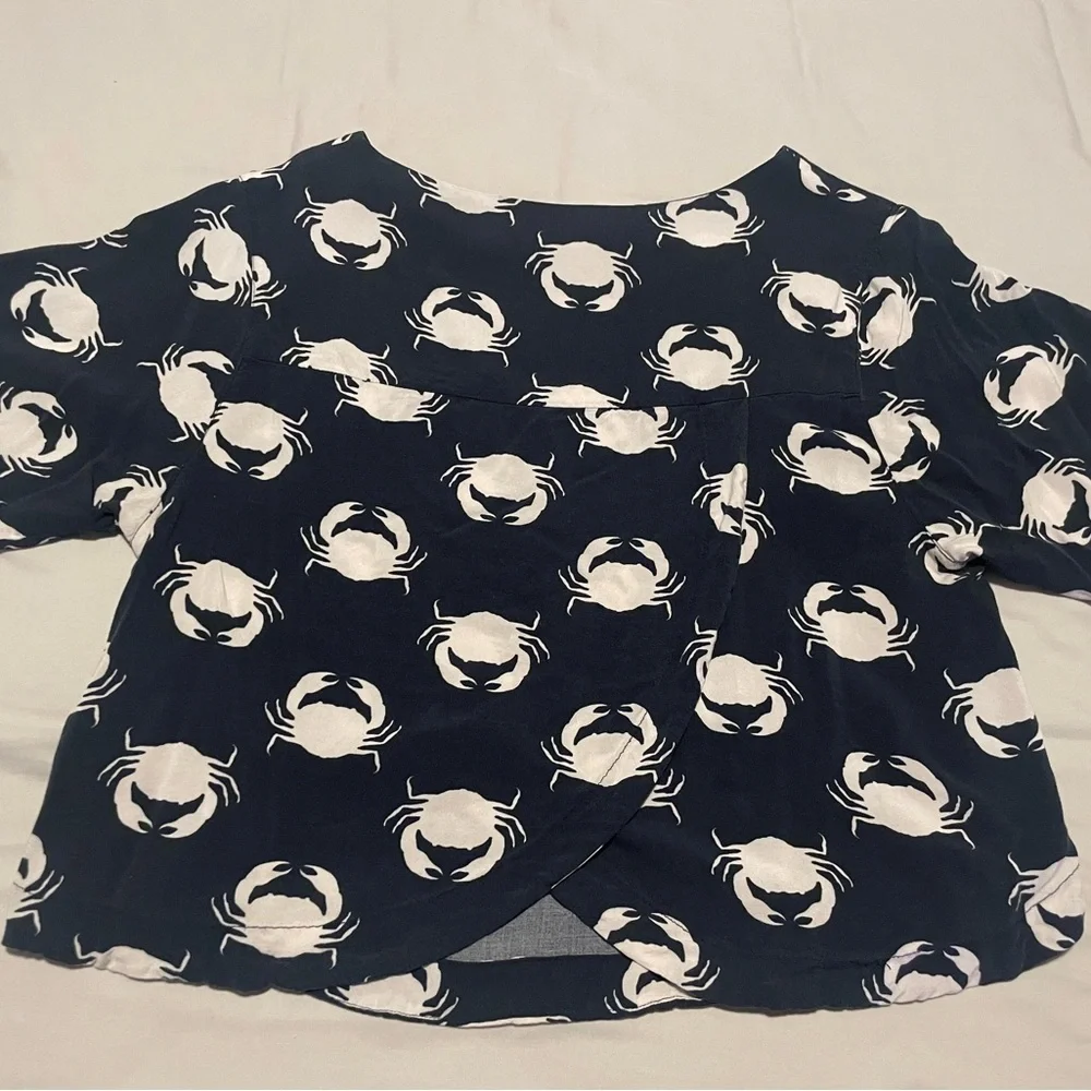H&M Crab Print Short Blouse Dark Blue Size 6 - Picture 3 of 4